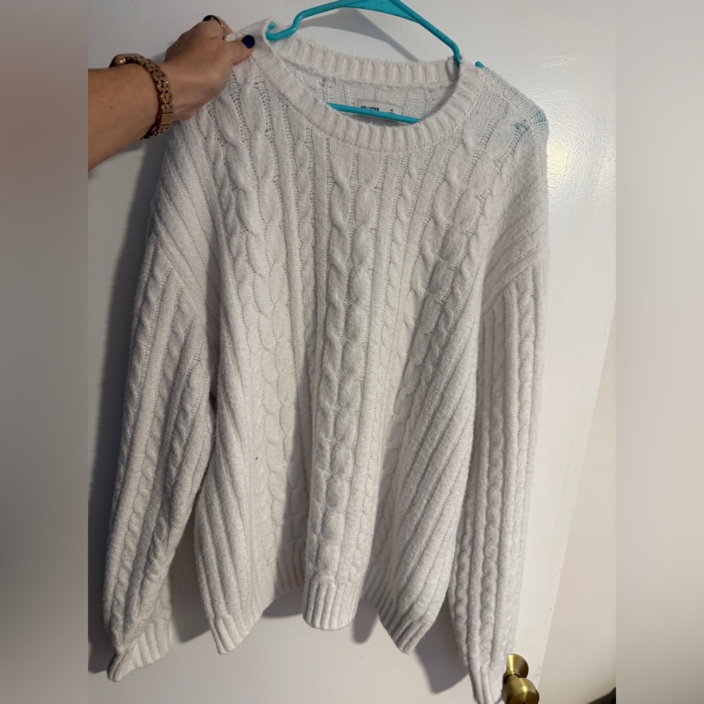 Hollister Classic White Cable Knit Sweater